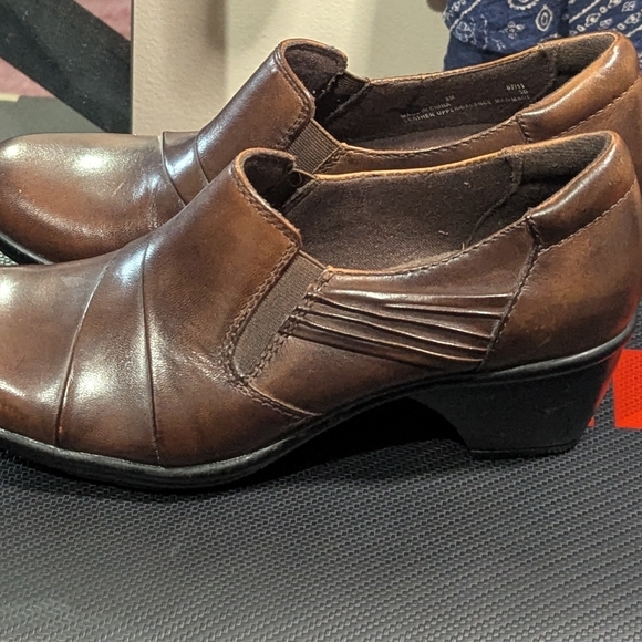 Clarks Womens Brown Leather Slip On Comfort Shoes Size 8 NWOT Work Office Casual - Picture 3 of 8